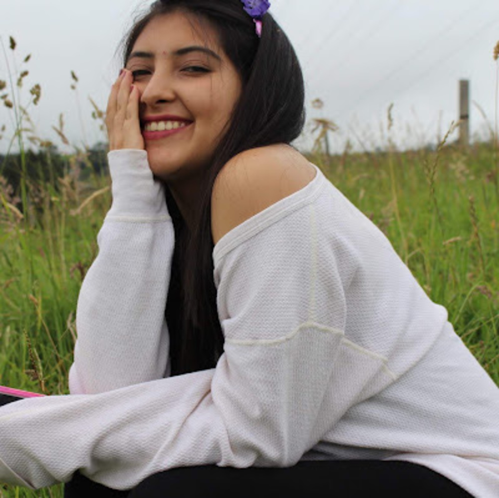 Meet your Posher, Camila